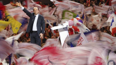 François Hollande met en garde ses troupes contre « les sondages qui nous proclameraient élus »